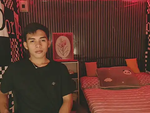 urhot chany online show from April 11, 5:28 pm