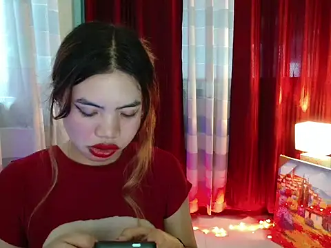 Snapshot of lover_girl143 chatting on February 8, 1:20 am lover girl143 online show from February 8, 1:20 am