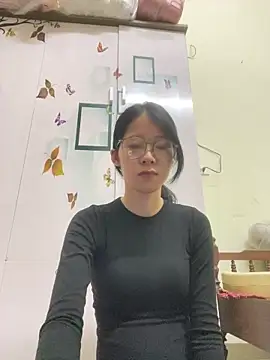 meomeo2k6 online show from October 25, 1:51 pm