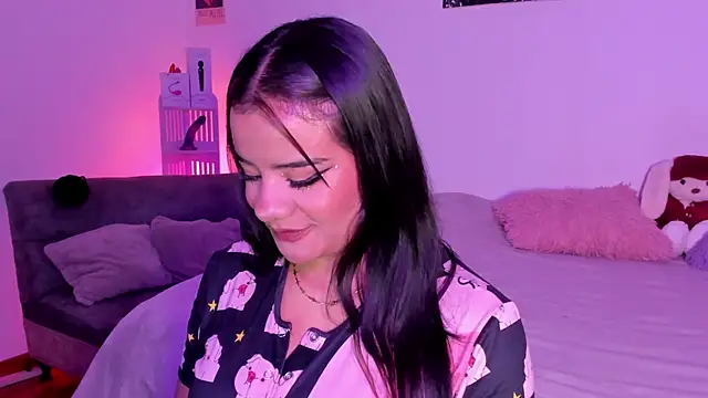 Shophie thoopson online show from June 16, 2:58 am
