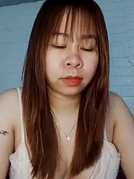 Chinh-Trinh online show from February 4, 4:13 pm