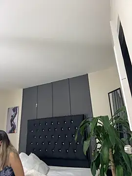 Snapshot of Alexa__Blue chatting on September 10, 4:01 am Alexa  Blue online show from September 10, 4:01 am