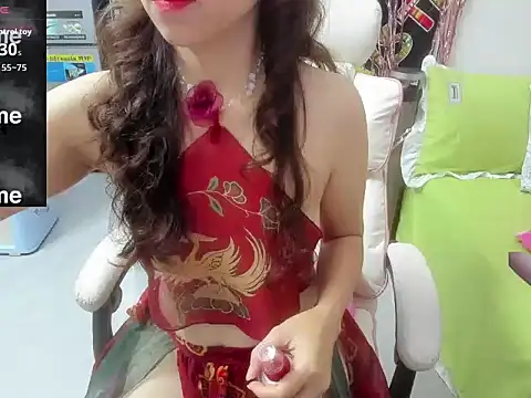 Snapshot of LuckyBabe_new01 chatting on January 19, 1:15 pm LuckyBabe new01 online show from January 19, 1:15 pm