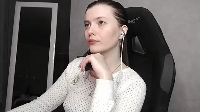 cute elfy  online show from September 16, 5:03 pm