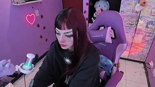 Vero Osb  online show from October 23, 11:46 pm