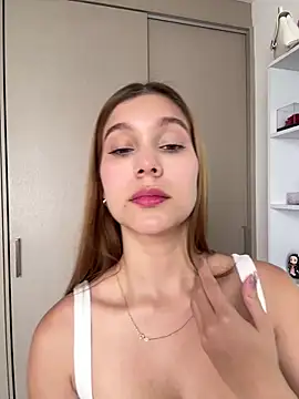 Nikii   online show from March 18, 4:21 pm