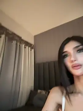 EmeraldGreyson online show from March 23, 9:35 am