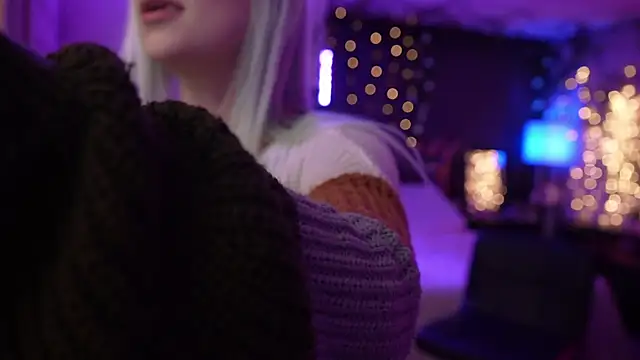 Snapshot of littlelune chatting on October 26, 11:20 pm littlelune online show from October 26, 11:20 pm