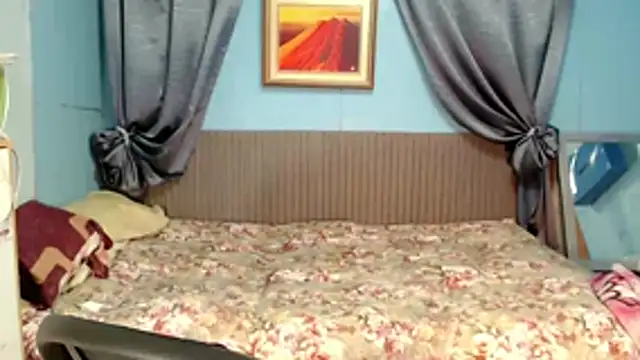 Snapshot of SelenaCinder chatting on November 30, 4:05 am SelenaCinder online show from November 30, 4:05 am