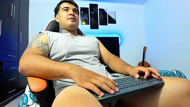 thiago  cp01 online show from March 25, 3:45 am