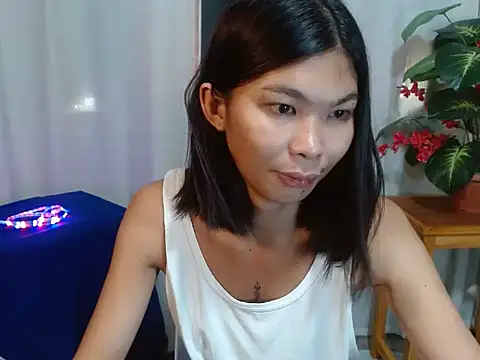 laura leeforever online show from June 18, 2:12 am