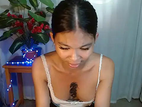 laura leeforever online show from July 16, 1:22 am