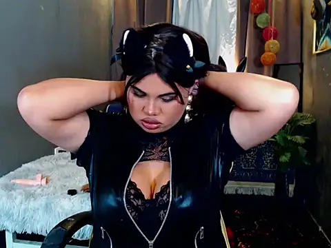 KitSmithCumerr online show from March 4, 9:21 pm