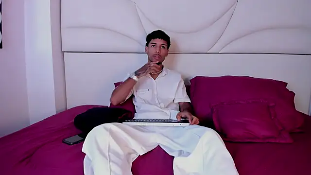 Thiagoferreti online show from November 10, 8:08 pm