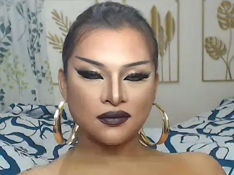 Snapshot of GoddessOFALLx chatting on July 1, 11:15 pm GoddessOFALLx online show from July 1, 11:15 pm