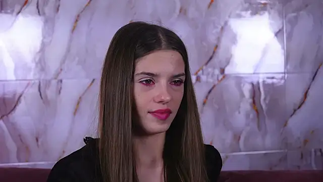 Snapshot of sukie_spooky chatting on October 4, 4:54 am sukie spooky online show from October 4, 4:54 am