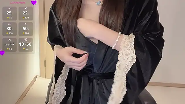 Seraphina-se online show from December 4, 4:27 pm