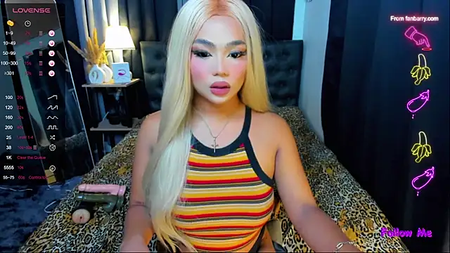 Snapshot of ScarletgraysonX chatting on September 24, 4:49 am ScarletgraysonX online show from September 24, 4:49 am