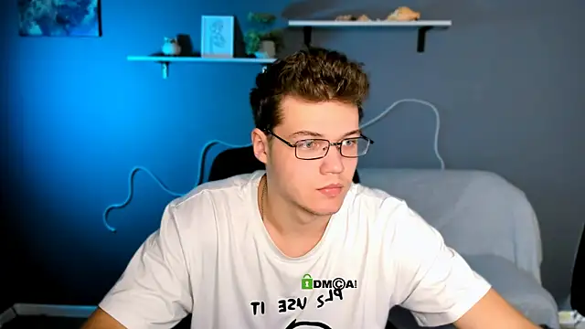 lucas long  online show from October 20, 8:48 am