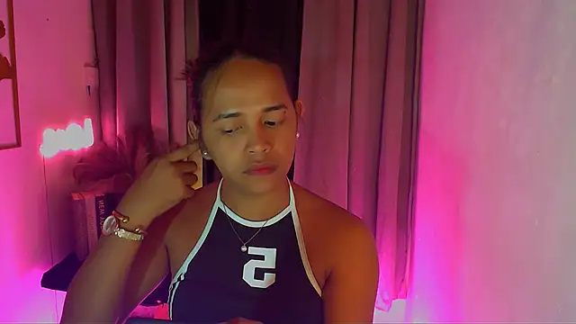 Lorainnelustts online show from January 14, 6:52 am