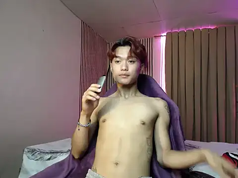 Snapshot of ur_little_secret chatting on November 5, 8:58 am ur little secret online show from November 5, 8:58 am