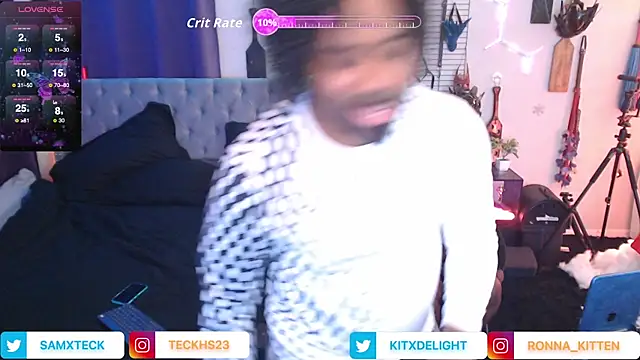 Snapshot of SamXTeck chatting on December 23, 1:47 am SamXTeck online show from December 23, 1:47 am