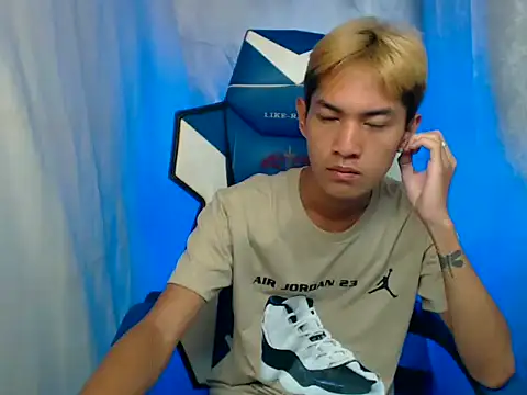 riks tyler online show from December 1, 9:36 am