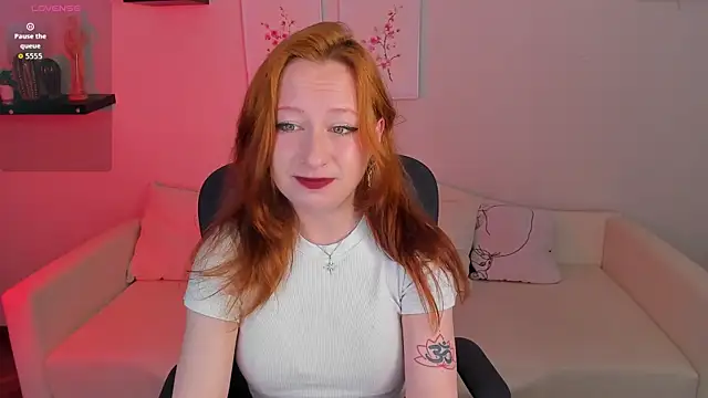 Snapshot of Violet_Griffen chatting on May 25, 3:51 pm Violet Griffen online show from May 25, 3:51 pm