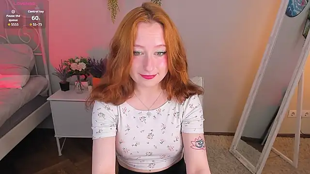 Snapshot of Violet_Griffen chatting on June 2, 3:36 pm Violet Griffen online show from June 2, 3:36 pm