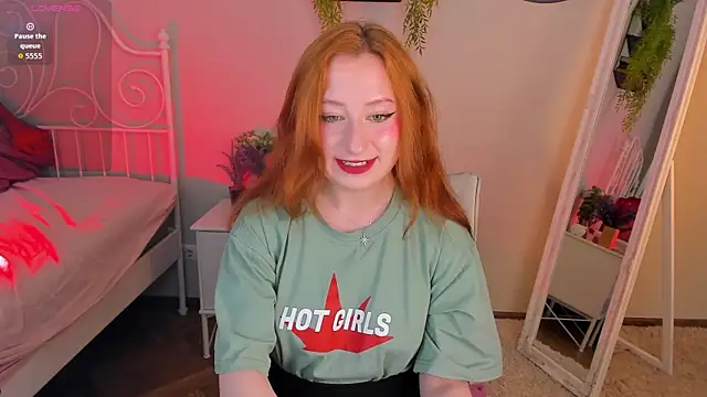 Snapshot of Violet_Griffen chatting on June 3, 3:39 pm Violet Griffen online show from June 3, 3:39 pm