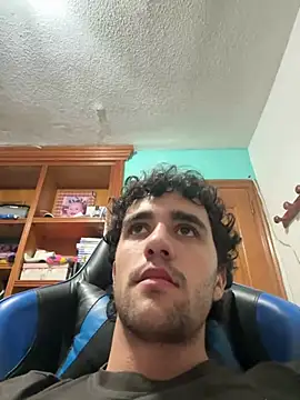 aavrdvh33 online show from March 11, 2:28 am