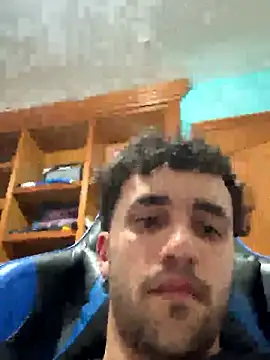 Snapshot of aavrdvh33 chatting on April 10, 10:25 pm aavrdvh33 online show from April 10, 10:25 pm