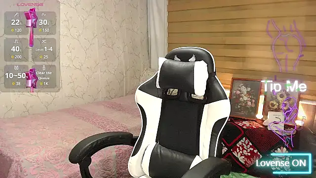 TssluttyNikka online show from November 19, 9:48 pm