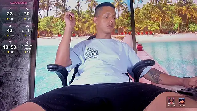 Snapshot of BigMonstercoks69 chatting on February 19, 8:05 pm BigMonstercoks69 online show from February 19, 8:05 pm