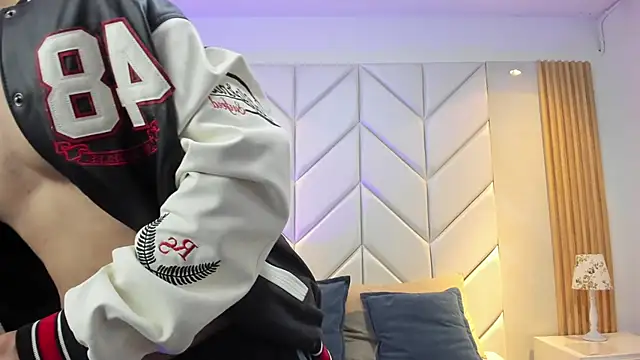 BenitoSaenz online show from December 14, 4:01 pm