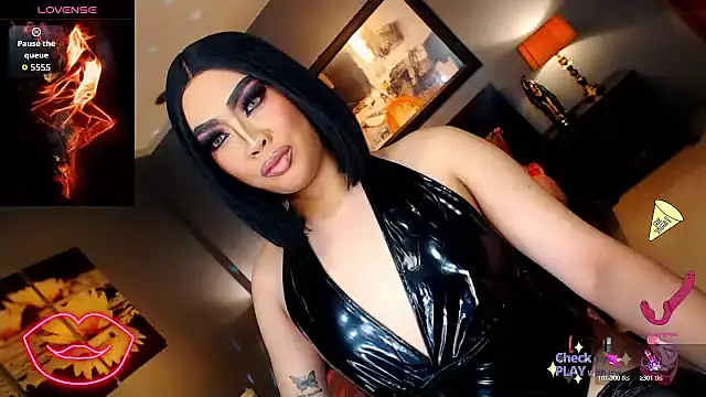 FridaHumphrey online show from December 3, 6:06 pm