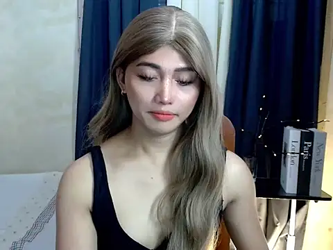 Snapshot of Kelly_Holly chatting on September 18, 1:51 am Kelly Holly online show from September 18, 1:51 am