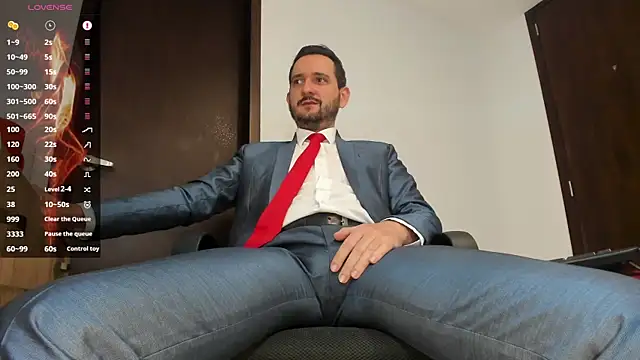 Snapshot of KarlBoss1 chatting on October 10, 10:09 pm KarlBoss1 online show from October 10, 10:09 pm