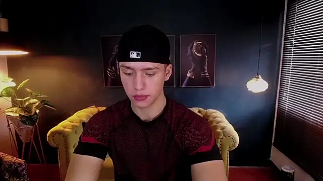 deivid parker online show from November 17, 1:39 pm