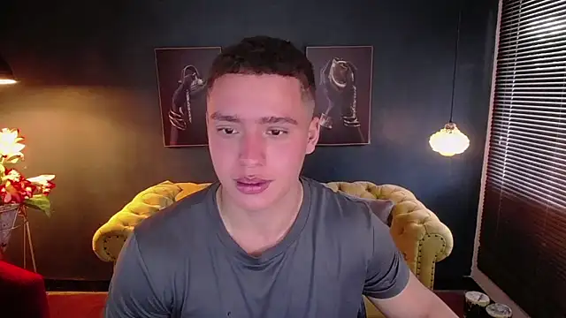 Snapshot of deivid_parker chatting on May 25, 1:28 pm deivid parker online show from May 25, 1:28 pm