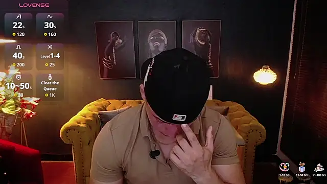 Snapshot of deivid_parker chatting on May 30, 1:46 am deivid parker online show from May 30, 1:46 am