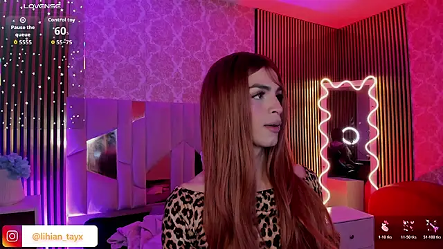 LIHIAN TAY online show from October 22, 3:40 am