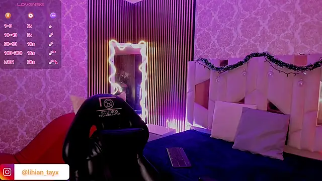 LIHIAN TAY online show from December 15, 3:44 am