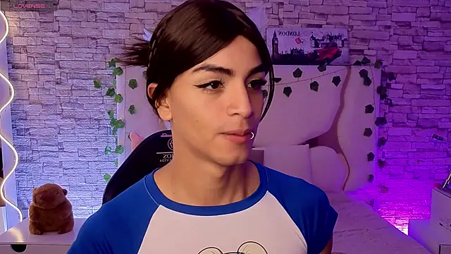 LIHIAN TAY online show from February 27, 12:16 pm