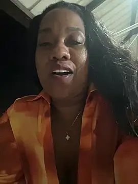 Snapshot of Sam_Blue chatting on April 19, 6:56 am Sam Blue online show from April 19, 6:56 am