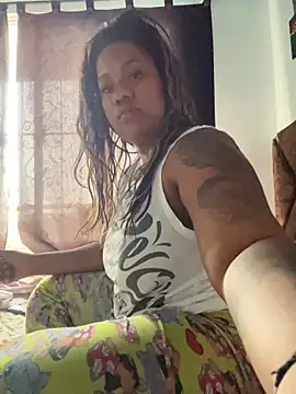 Snapshot of Sam_Blue chatting on May 14, 12:34 pm Sam Blue online show from May 14, 12:34 pm