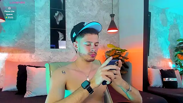 nils saint online show from December 2, 1:22 am