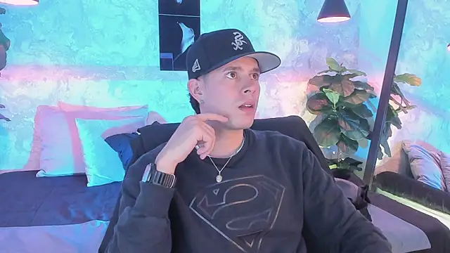 nils saint online show from January 8, 4:04 am