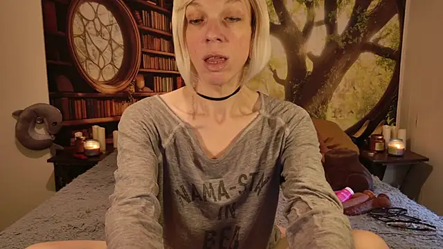Snapshot of HaileeAtHome chatting on July 22, 3:48 pm HaileeAtHome online show from July 22, 3:48 pm
