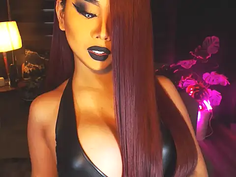 Snapshot of KarlaFrost chatting on June 19, 2:27 am KarlaFrost online show from June 19, 2:27 am